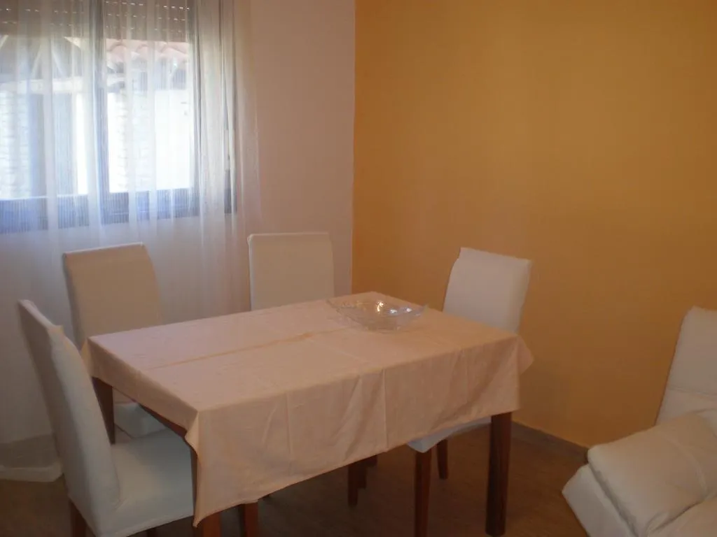 Apartment Ms Πούλα